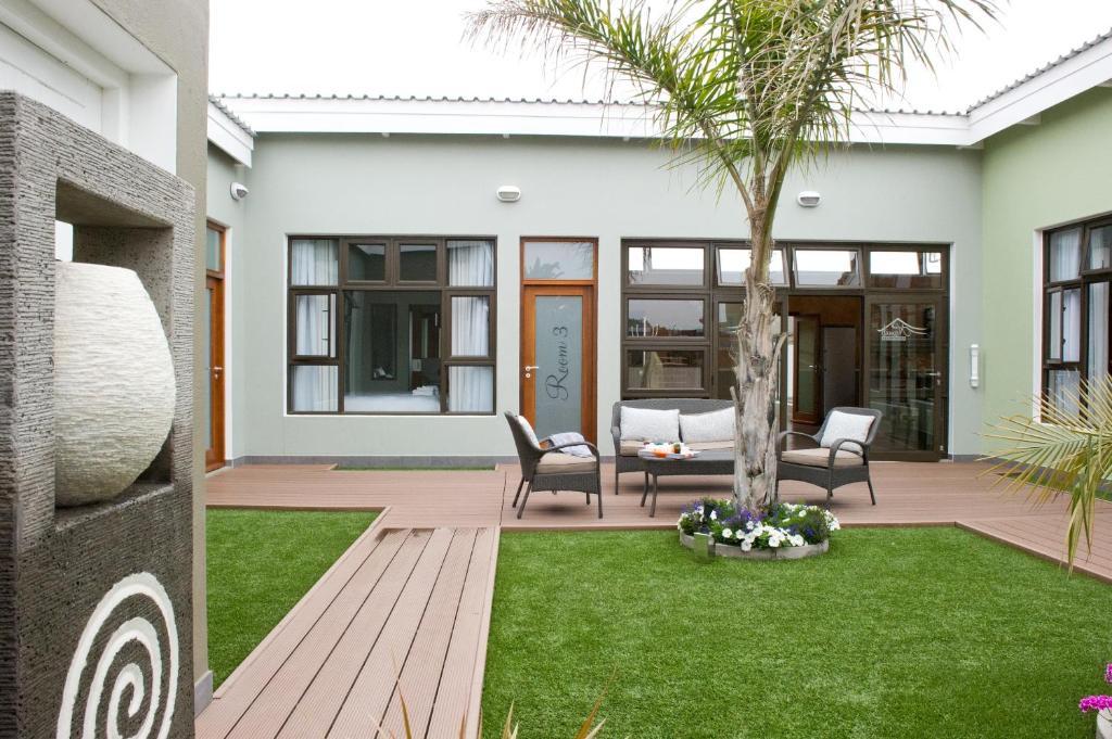 Namib Guesthouse 스바코프문트 외부 사진