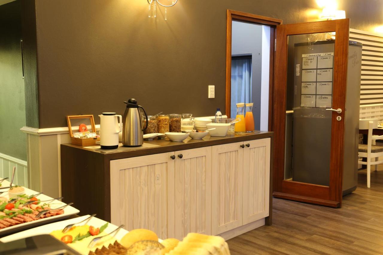 Namib Guesthouse 스바코프문트 외부 사진