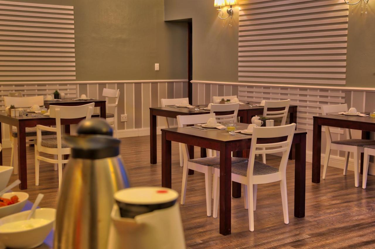 Namib Guesthouse 스바코프문트 외부 사진